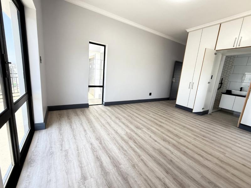 5 Bedroom Property for Sale in Tafelzicht Western Cape
